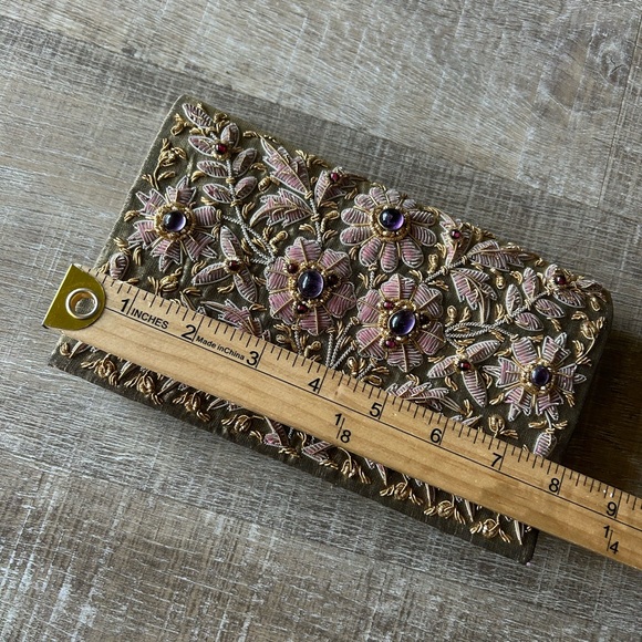 VTG Indian Embroidered Handbag Wristlet Gold Silver Black Velvet Made in India - Picture 9 of 14